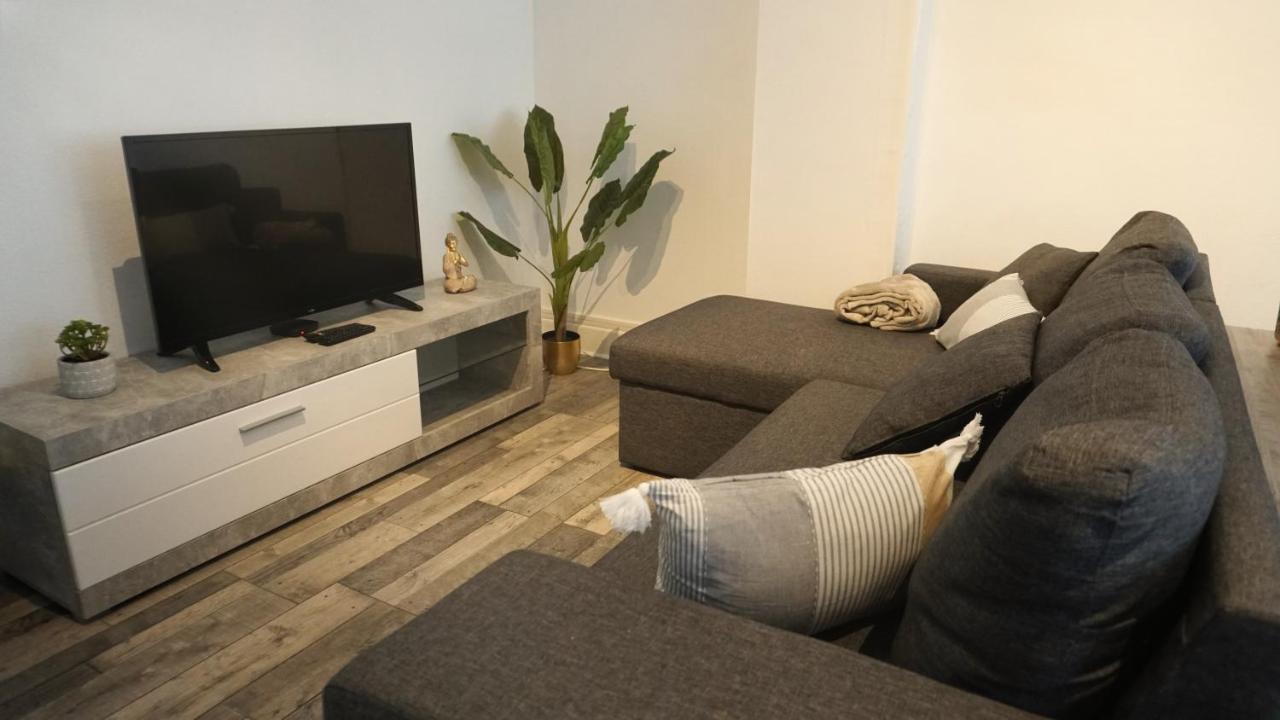 Logement Spacieux - Face A La Gare Et Centre-Ville Épinal Dış mekan fotoğraf